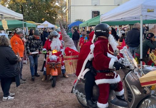 Una foto di una passata edizione della Festa di Natale a Sangiano Una foto di una passata edizione della Festa di Natale a Sangiano