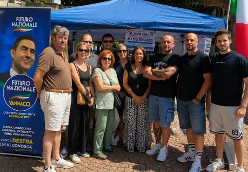 Il gazebo di Futuro Nazionale a Luino