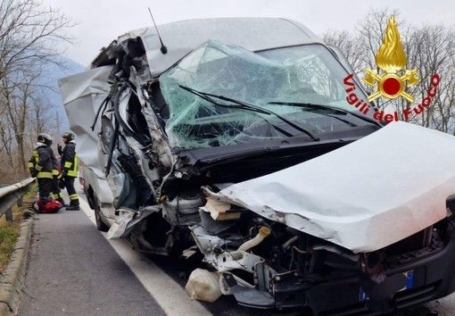 Le immagini dell'incidente sul Sempione (foto da Ossolanews.it) Le immagini dell'incidente sul Sempione (foto da Ossolanews.it)