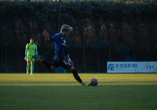 Denni Scapinello, capitano della Solbia (foto da Solbiatese Calcio 1911) Denni Scapinello, capitano della Solbia (foto da Solbiatese Calcio 1911)