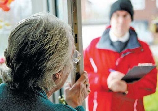 Furto con inganno a Sacconago: anziana rapinata da un finto tecnico e da un complice in divisa Furto con inganno a Sacconago: anziana rapinata da un finto tecnico e da un complice in divisa