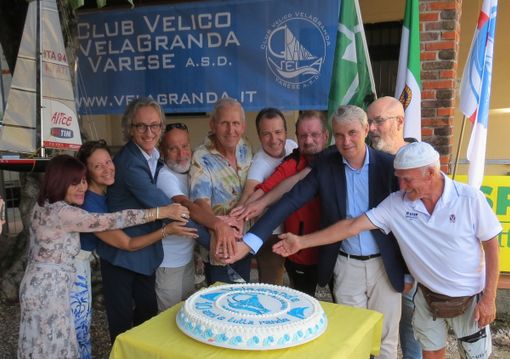 "Buon vento. E grazie a tutti": i dieci anni del club VelaGranda Varese a tutta randa "Buon vento. E grazie a tutti": i dieci anni del club VelaGranda Varese a tutta randa