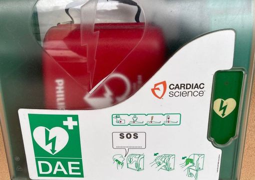 Sanità, Regione Lombardia potenzia la rete dei defibrillatori sul territorio e aggiorna le linee guida. Circa 23.000 quelli di pubblico accesso