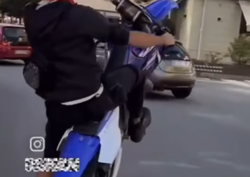 Un frame del video postato su Instagram dal sindaco di Laveno Un frame del video postato su Instagram dal sindaco di Laveno