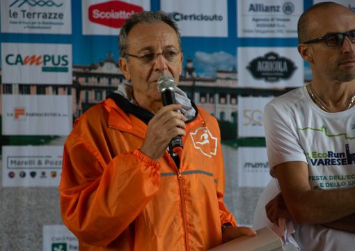 Giuseppe Micalizzi, Presidente di EcoRun Varese, durante le premiazioni dell'edizione 2021 dell'iniziativa sportiva.