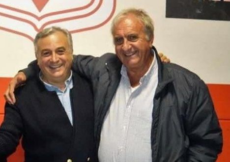 Mario Grotto (a destra) in compagnia di Gianfranco Mulas, organizzatore di alcune rimpatriate biancorosse come quelle che trovate nella galleria fotografica (foto Ezio Macchi) Mario Grotto (a destra) in compagnia di Gianfranco Mulas, organizzatore di alcune rimpatriate biancorosse come quelle che trovate nella galleria fotografica (foto Ezio Macchi)