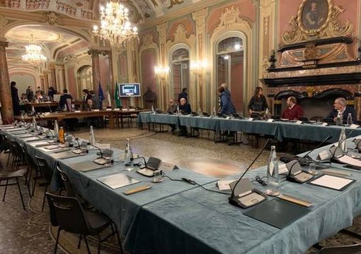 Palazzo Estense, la prima maratona bilancio dura 5 ore. Manutenzioni straordinarie: ecco 4 milioni