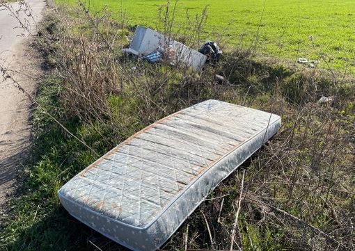 Busto, nell’area appena ripulita spunta una nuova discarica a cielo aperto Busto, nell’area appena ripulita spunta una nuova discarica a cielo aperto