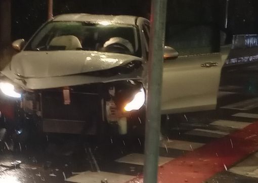 Una delle auto coinvolte nell'incidente Una delle auto coinvolte nell'incidente