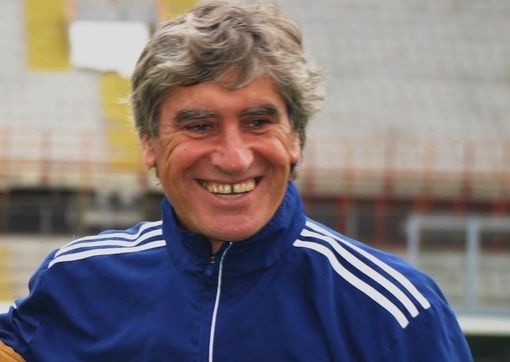 Ermes Berton al Franco Ossola con il Varese in serie B: «Anni magici che regalavano qualcosa di unico e magica a tutti. Spero tornino presto» (foto Ezio Macchi)