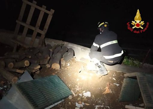 Malnate, crolla un muro di contenimento sulla ferrovia: circolazione bloccata su uno dei due binari Malnate, crolla un muro di contenimento sulla ferrovia: circolazione bloccata su uno dei due binari