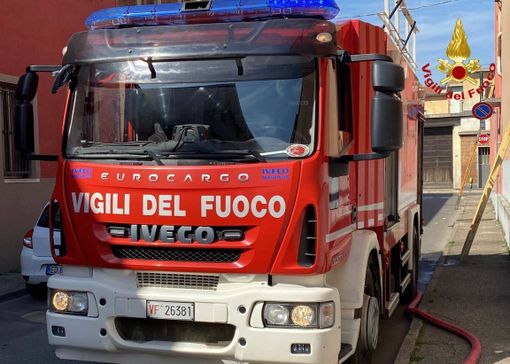 Ancora un incendio a Busto: fiamme in falegnameria