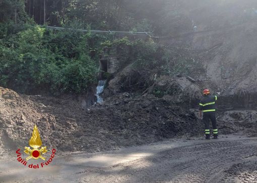 Frana di Orascio, a Maccagno proseguono le operazioni di pulizia e messa in sicurezza: la frazione è ancora isolata Frana di Orascio, a Maccagno proseguono le operazioni di pulizia e messa in sicurezza: la frazione è ancora isolata