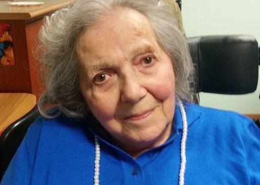 Luisa Oprandi saluta mamma Ambrogina. Nel suo bellissimo sorriso rivedevamo il sorriso delle nostre mamme