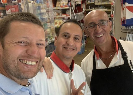 Don David con i commercianti dell'Ok Sigma