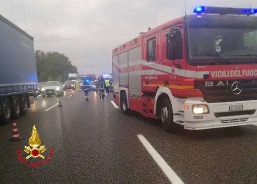 Tamponamento con feriti e code sull'autostrada A9