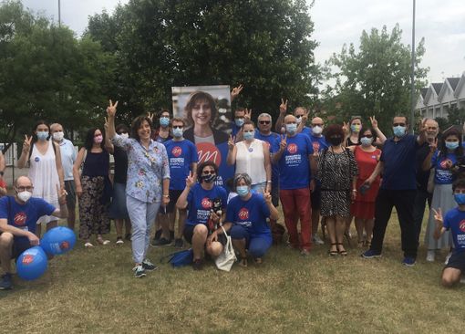 Margherita Silvestrini con il suo gruppo in partenza da Cedrate