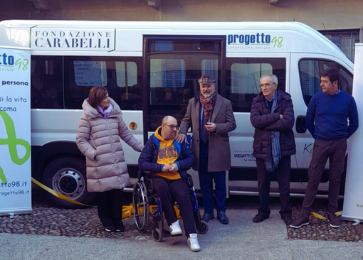 Il più bel regalo di Natale per la Fondazione Carabelli di Somma Lombardo: un minibus tecnologico per il trasporto disabili Il più bel regalo di Natale per la Fondazione Carabelli di Somma Lombardo: un minibus tecnologico per il trasporto disabili