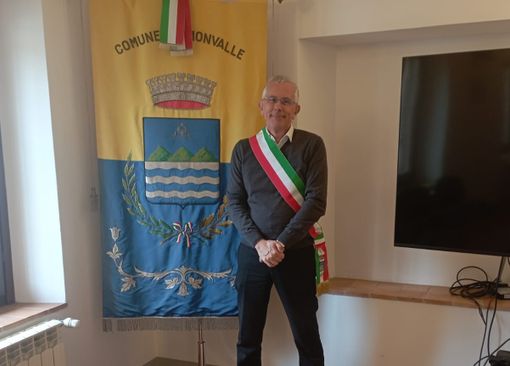 Il sindaco di Monvalle Gianni Mariotto Il sindaco di Monvalle Gianni Mariotto