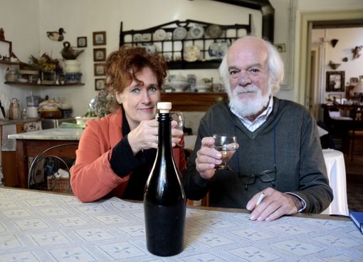 Marit e Marco del "Verderamo" di Castello Cabiaglio: cin cin e grazie di questi dieci anni in cui, grazie a voi, abbiamo assaporato il profumo e il sapore delle cose buone fatte in casa con amore e passione