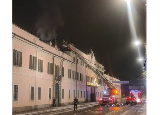 Incendio a Palazzo Estende, falso allarme: solo fumo ma niente fiamme