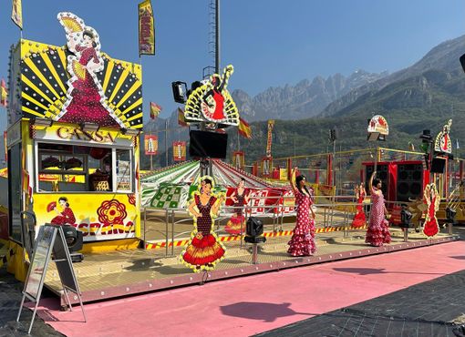 Un'attrazione del luna park di Luino