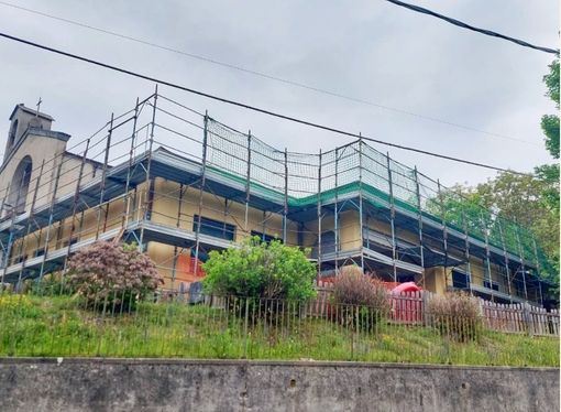 I lavori in corso all'asilo nido di Reno in una foto dalla pagina Facebook del Comune di Leggiuno