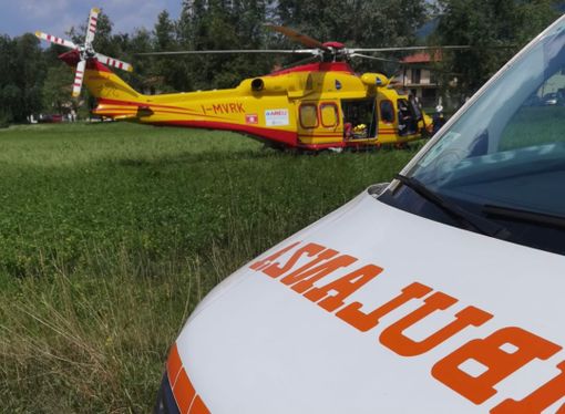 Scontro tra un'auto e due moto a Somma: tre feriti, uno è grave Scontro tra un'auto e due moto a Somma: tre feriti, uno è grave