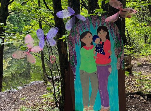 Un'installazione per la Festa della Mamma al Laghetasc di Brebbia