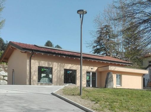 L'attuale sede dell'InformaGiovani InformaLavoro sul lungolago di Gavirate