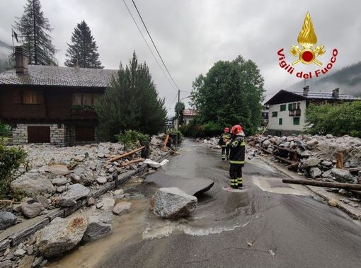 FOTO - Macugnaga, immagini impressionanti. Si evacuano le famiglie in difficoltà