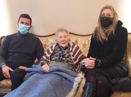 La signora Beatrice Binda in una foto tratta dalla pagina Facebook del Comune di Travedona La signora Beatrice Binda in una foto tratta dalla pagina Facebook del Comune di Travedona