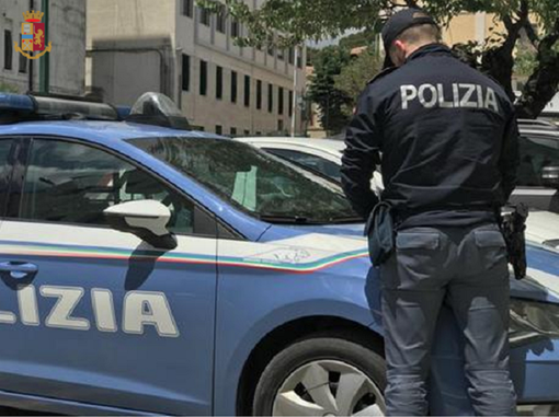 Si aggiravano tra le auto in sosta con fare sospetto: scatta il foglio di via da Busto Arsizio Si aggiravano tra le auto in sosta con fare sospetto: scatta il foglio di via da Busto Arsizio