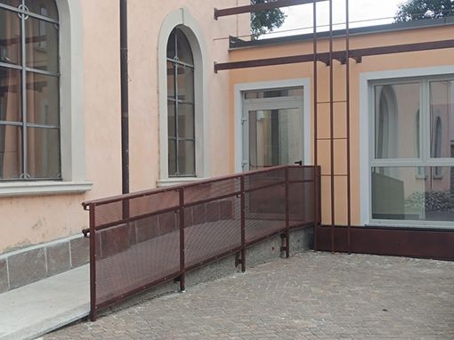 La sede dei servizi sociali comunali di Angera