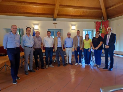 Bando regionale del commercio del Distretto Alto Olona. I sindaci in coro: «Una palla da prendere al balzo»