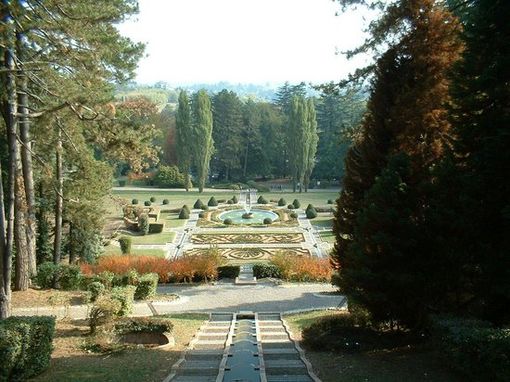 A Villa Toeplitz si riaccendono le fontane, grande attesa per i giochi d'acqua A Villa Toeplitz si riaccendono le fontane, grande attesa per i giochi d'acqua