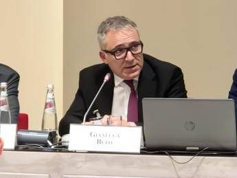 Bufo (Iren): "Con crisi Medio oriente continuo monitoraggio prezzi materie prime e gas" Bufo (Iren): "Con crisi Medio oriente continuo monitoraggio prezzi materie prime e gas"