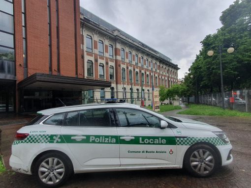 Prima le minacce ai bar, poi l'aggressione alla Polizia locale Prima le minacce ai bar, poi l'aggressione alla Polizia locale