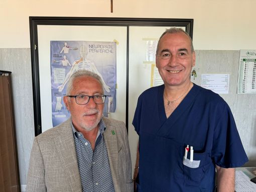 Il dottor Isidoro La Spina con Maurizio Colombo (a sinistra)