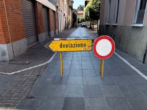 Olgiate: lavori in centro, chiuso un tratto di via Mazzini Olgiate: lavori in centro, chiuso un tratto di via Mazzini