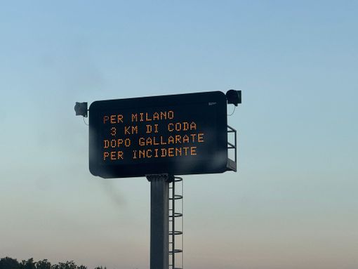 Incidente sull'Autostrada dei Laghi tra Busto e Castellanza: code in direzione Milano Incidente sull'Autostrada dei Laghi tra Busto e Castellanza: code in direzione Milano
