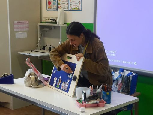 Arriva “bidoni golosi” a scuola per insegnare ai bambini la raccolta differenziata Arriva “bidoni golosi” a scuola per insegnare ai bambini la raccolta differenziata