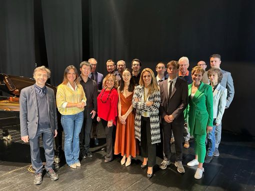 Francesca Caruso al conservatorio Puccini di Gallarate (sulla sinistra, il direttore, Carlo Balzaretti, e l'assessore comunale alle Attività formative, Claudia Mazzetti)