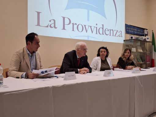 Da sinistra, Luca Trama, Romeo Mazzucchelli, Chiara Mazzetti, Florentina Cristina Vladescu Da sinistra, Luca Trama, Romeo Mazzucchelli, Chiara Mazzetti, Florentina Cristina Vladescu