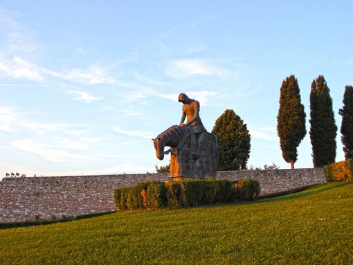 Le vie della Bellezza passano dal Fratello Sole a Busto Le vie della Bellezza passano dal Fratello Sole a Busto