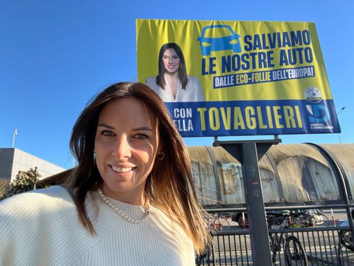 Tovaglieri, manifesti sulle strade del Varesotto contro lo stop ai motori termici