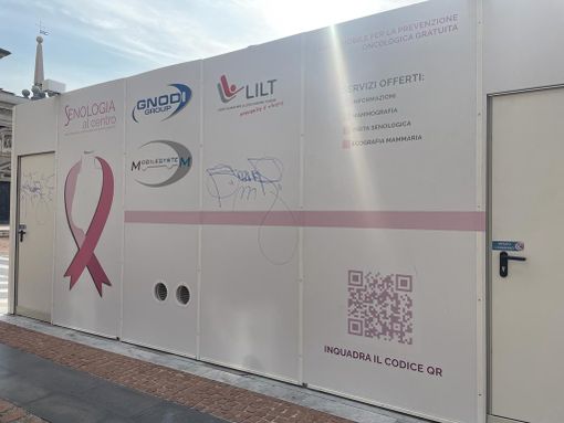 Atto di vandalismo alla clinica mobile di Senologia al Centro a Busto Arsizio