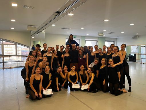 VIDEO. La direttrice dell’Opus Ballet agli studenti: «Ecco come coronare il sogno della danza»