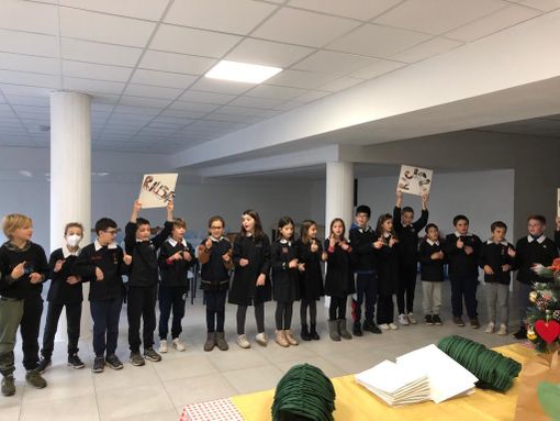 «Il mondo è solo in prestito e dobbiamo prendercene cura». Così nonno Gigi insegna ai cuccioli ecologici «Il mondo è solo in prestito e dobbiamo prendercene cura». Così nonno Gigi insegna ai cuccioli ecologici