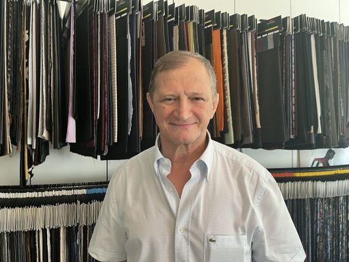 Franco Ghiringhelli in azienda a Oggiona Santo Stefano: ci è entrato a 26 anni